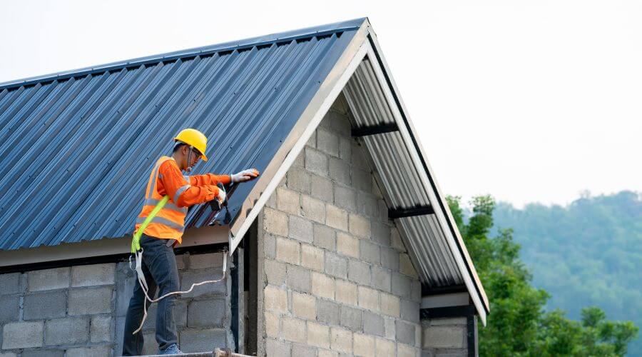 Expert Emergency Roof Repairs services in Lake Park, MN